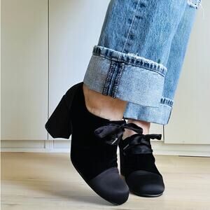 Vintage 90s Velvet Victorian Style Ankle Oxford Heels Size 8.5 Gothic Witchy